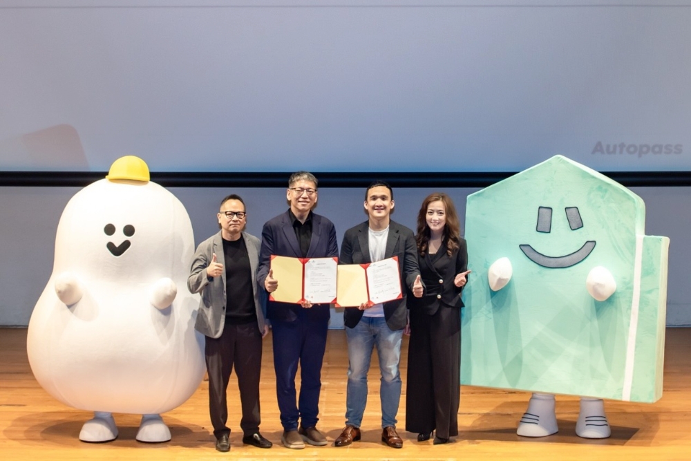 圖▲車麻吉 Autopass執行副總 張勝傳(左1)、與SONiCE 好友電創辦人 林松慶(左2)、車麻吉 Autopass執行長 余致緯 (右2)、SONiCE 好友電CEO 陳靖文 (右1)與雙方吉祥物合照。