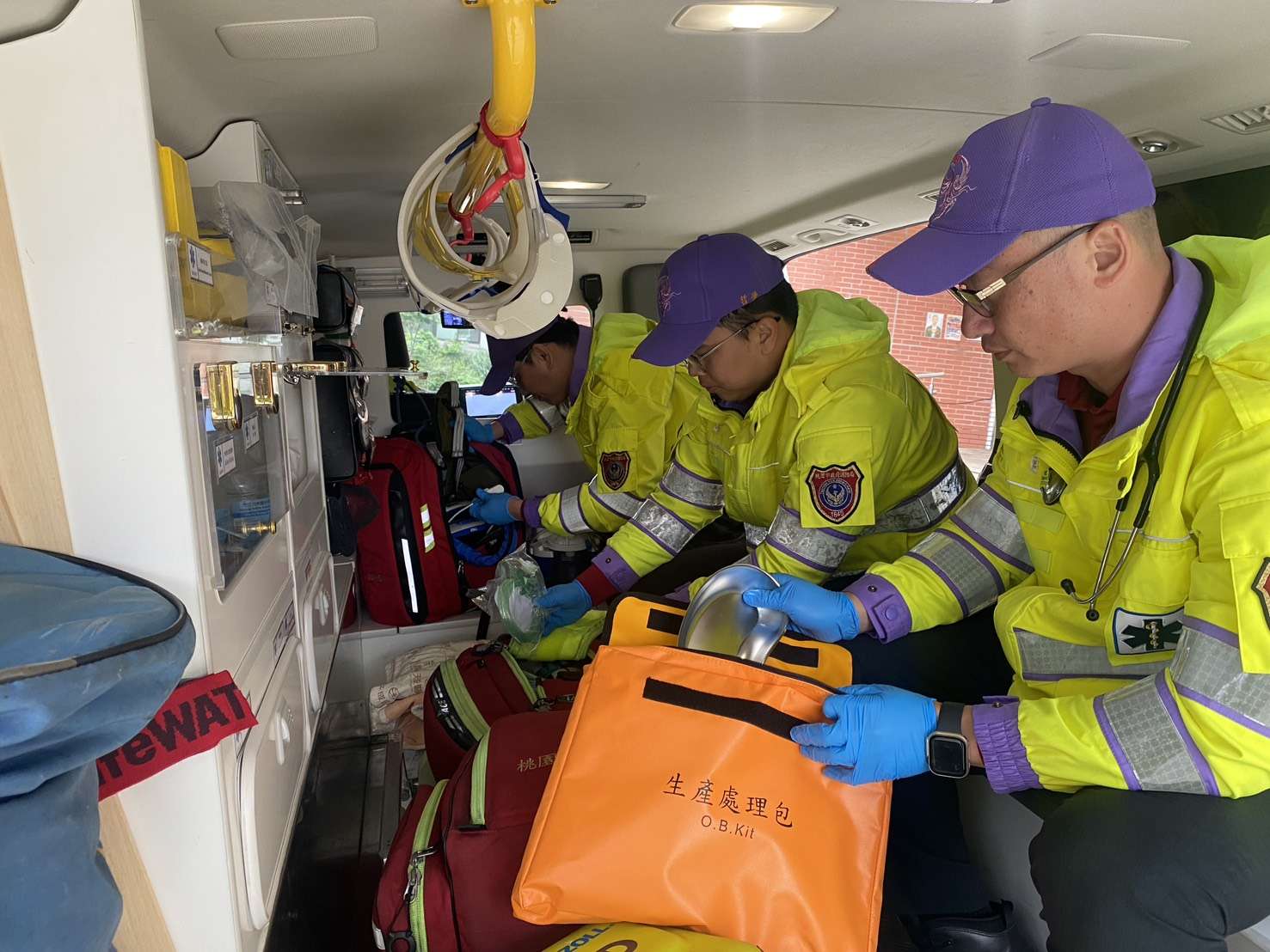 楊梅孕婦深夜急產 富岡消防展現專業助送醫獲家屬肯定 S 177111045 0 0