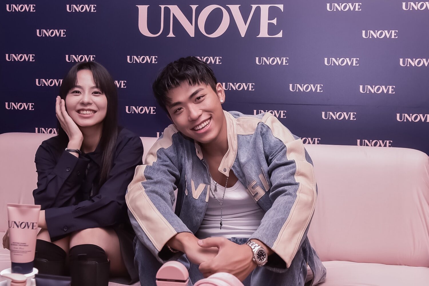 【UNOVE Night柔順微醺夜】163braces x 王ADEN驚喜獻唱潮玩派對 | 索引新聞 INDEX News 王ADEN溫潤、充滿感情的特色唱腔與163braces極有穿透力的清亮嗓音,驚艷UNOVE柔諾伊跨界聯名快閃店活動。(記者/司徒 攝)