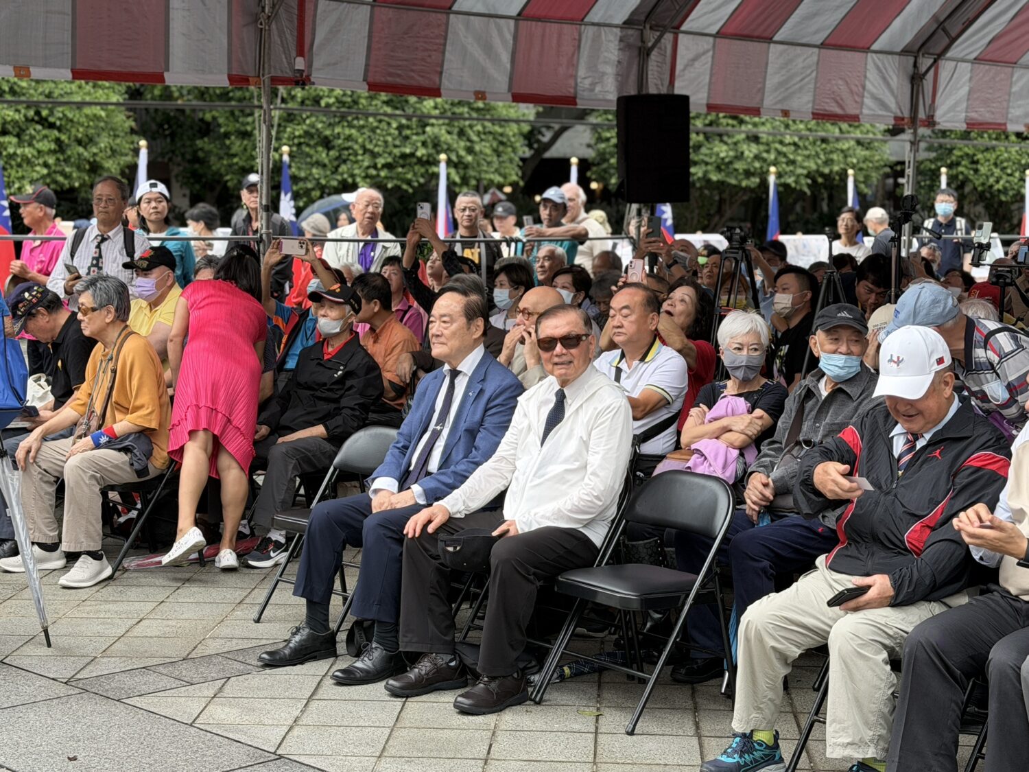 「光復八十週年慶大會」中山堂千人緬懷歷史榮耀! 「台灣光復80周年慶祝大會」退役將領葛光越、劉艾迪等人也現身會場。(圖/中華民族抗日戰爭紀念協會 提供)