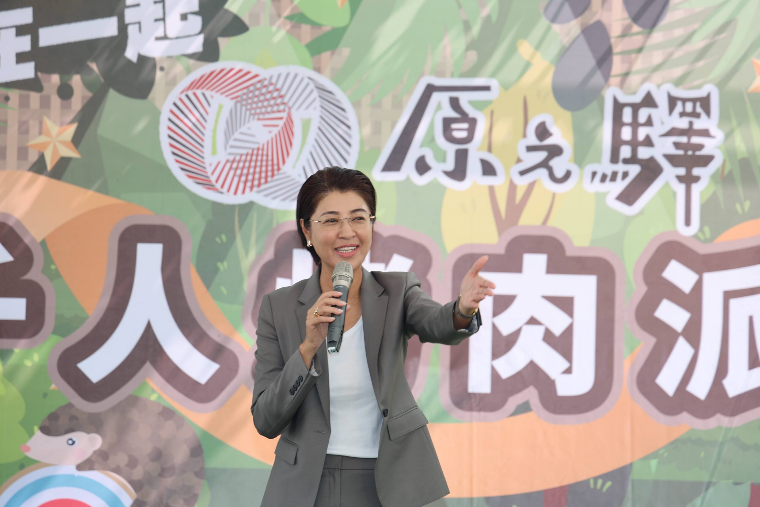 南投原之驛千人烤肉派對、獵人盃射箭賽及烤豬職人合作社揭牌、開業場面盛大