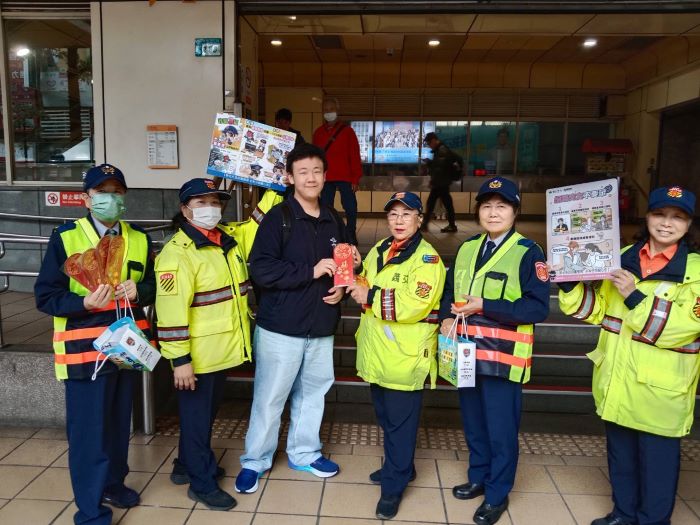 《圖說》重要節日安全維護工作結合義警等民間力量,共同投入巡守與宣導工作,擴大社區安全網絡,營造安定祥和的生活環境。〈永和分局提供〉