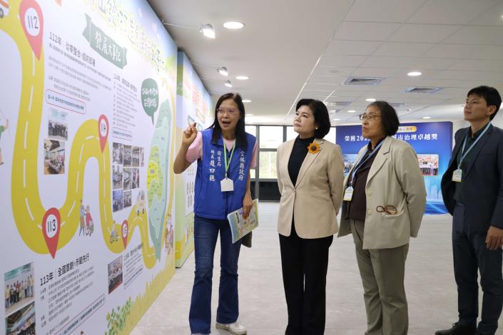 研究會場二樓設置「雲林在宅醫療專區」,展示雲林在宅急症照護加值方案自推動以來的發展足跡與政策成果。