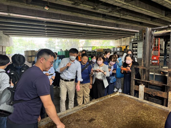 《圖說》黑水虻生物處理實場運作。〈環保局提供〉