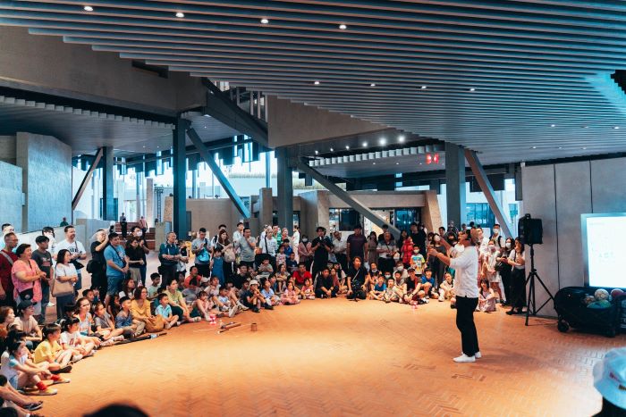 《圖說》活動集結魔術、小丑秀、特技與馬戲等多元內容,連續四天共12場次,打造適合親子共遊的藝術假期。〈文化局提供〉